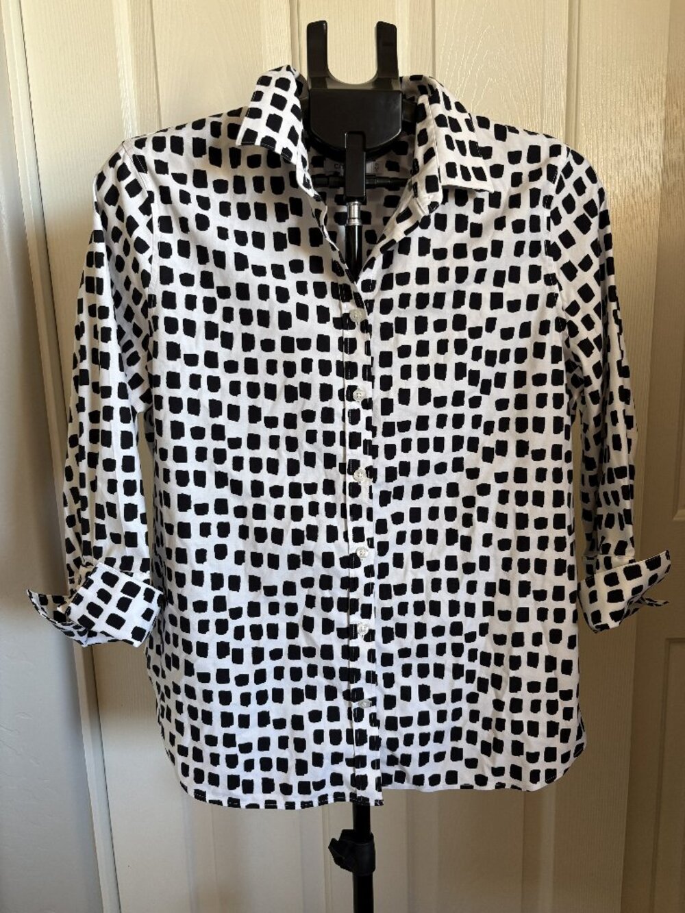Chico's Black White Geometric print button front top